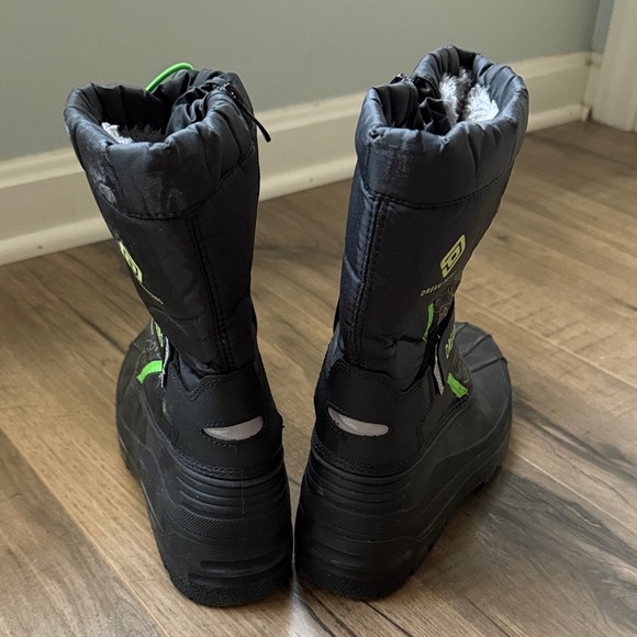 Dream Pairs Kids Black and Neon Green Snow Boots - Size 3 - Picture 6 of 6